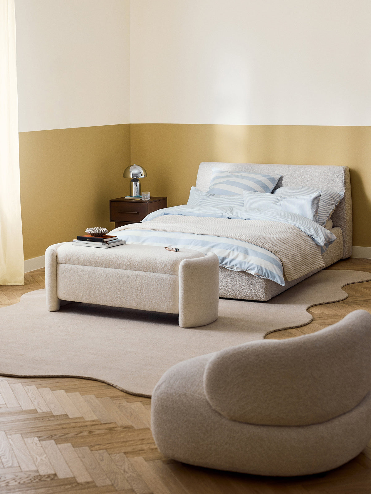 Clovenau Upholstered Bed in Bouclé