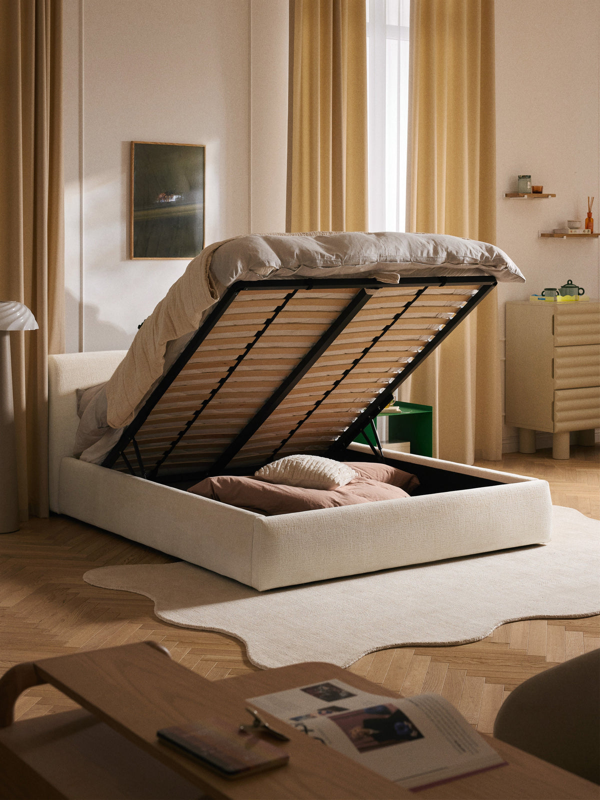 Clovenau Upholstered Storage Bed