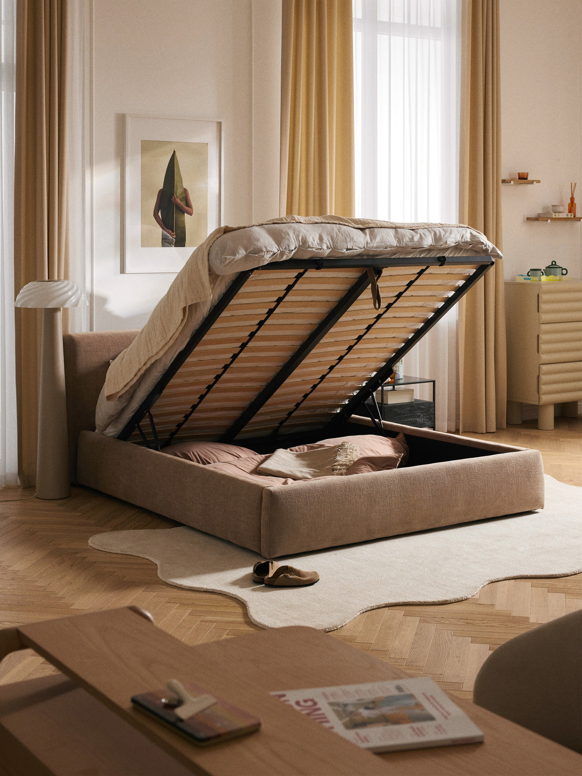 Clovenau Upholstered Storage Bed