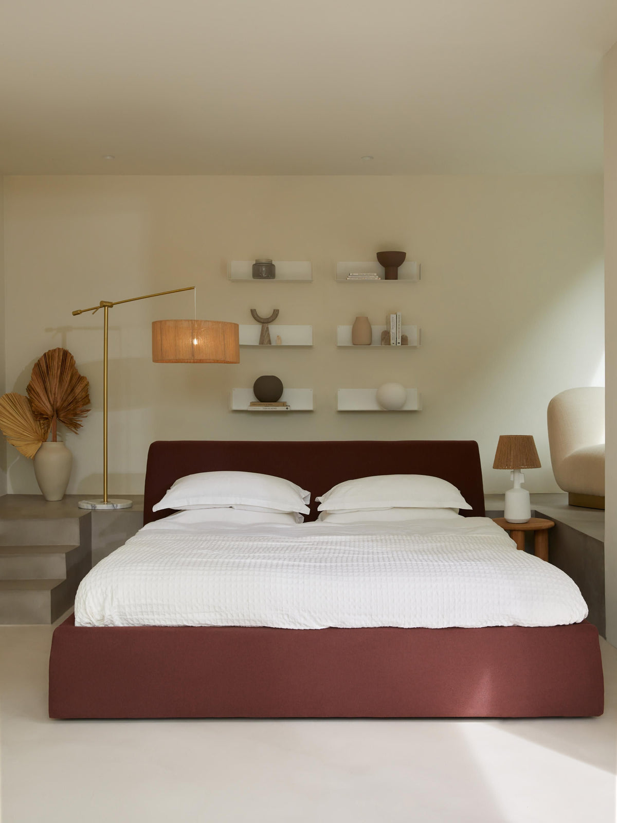 Clovenau Upholstered Storage Bed