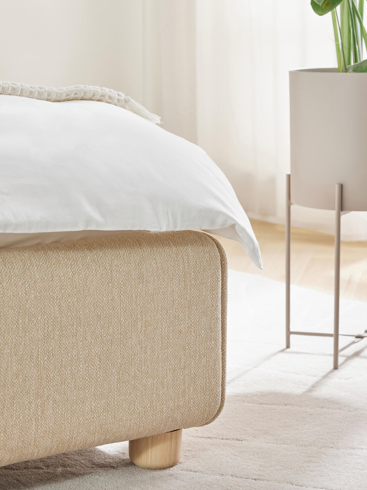 Ebbhorst Bed, Upholstered