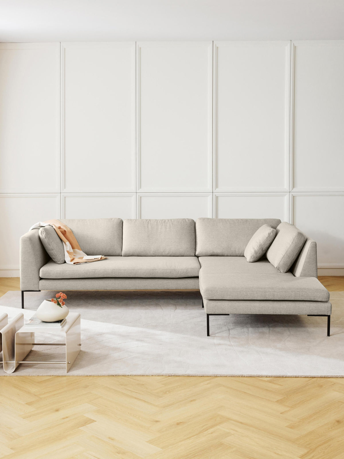 Emmroden Corner Sofa with Metal Legs