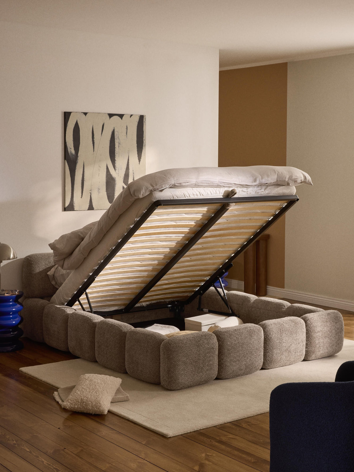 Taybergh Upholstered Bed in Teddy Bouclé with Storage